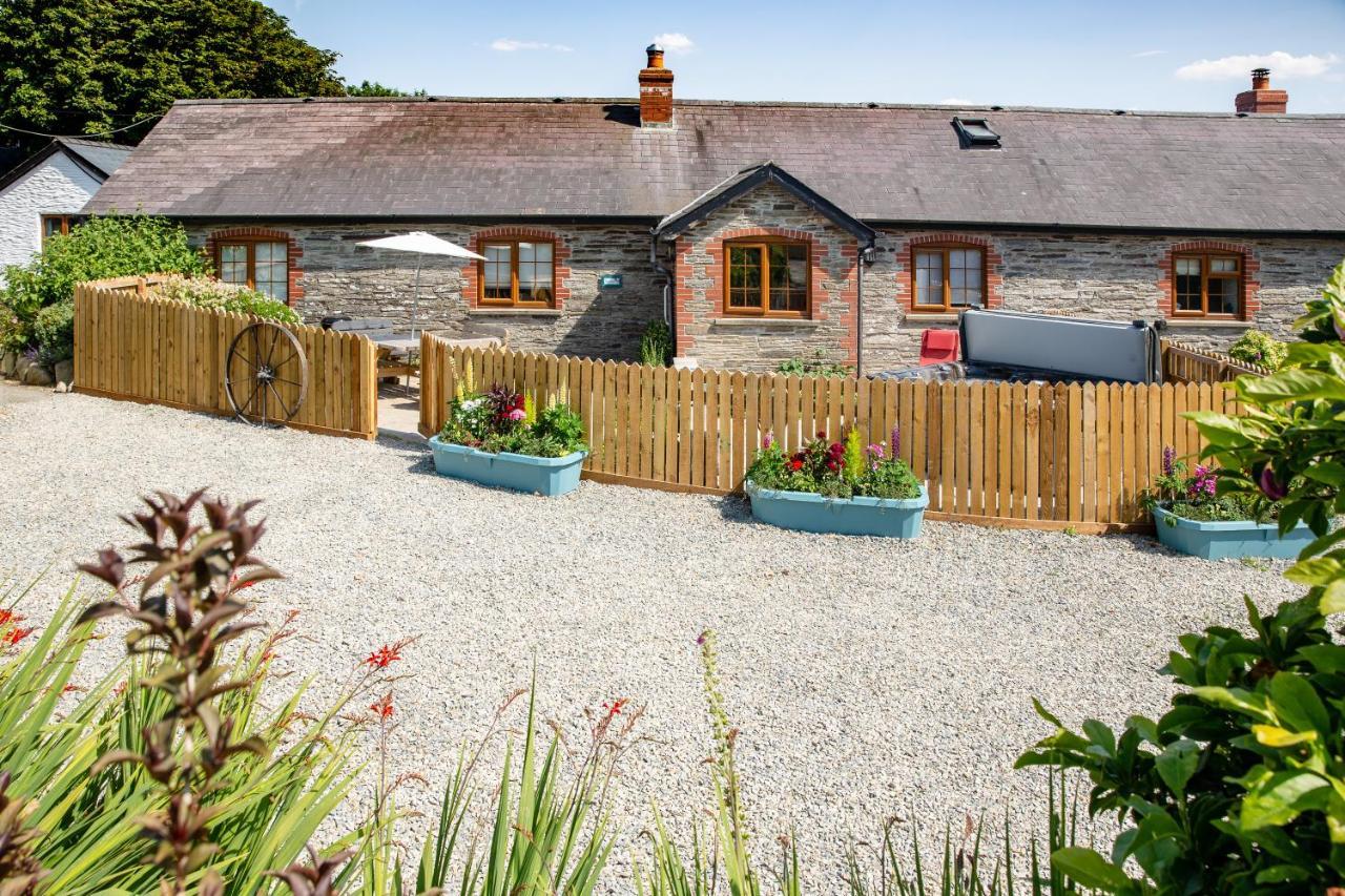Croft Farm & Celtic Cottages Cardigan Exteriör bild